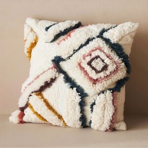 Anthropologie Tufted Lulu
Pillow 18”x18”
